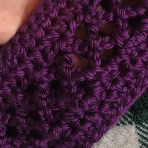 Cable stitch crochet headband - Picture 2 of 3